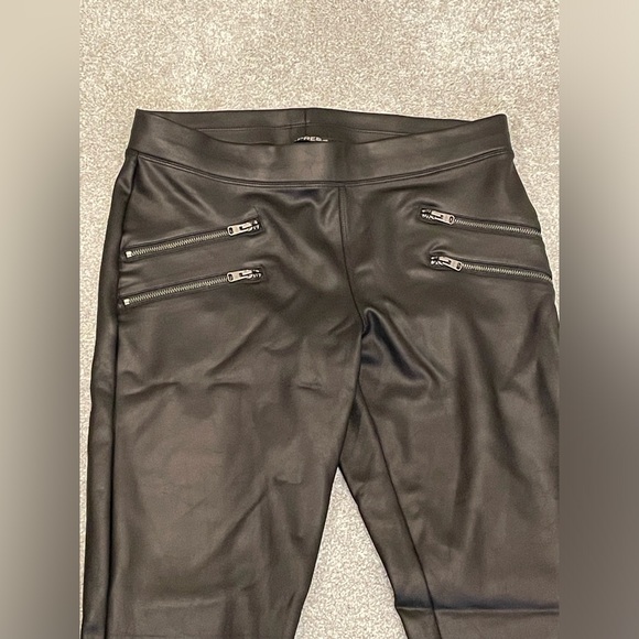 Express Black Faux Leather Leggings Small - Picture 2 of 4